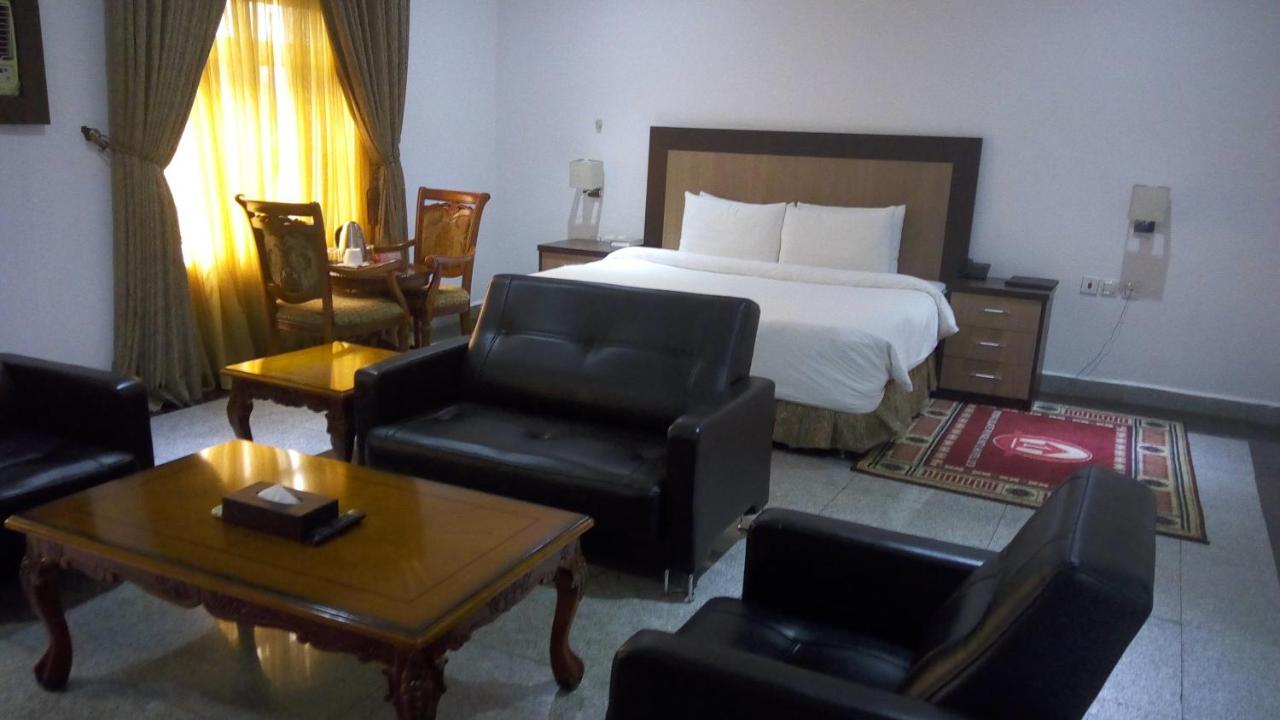 Immaculate Royal Int'L Hotel Owerri Zewnętrze zdjęcie
